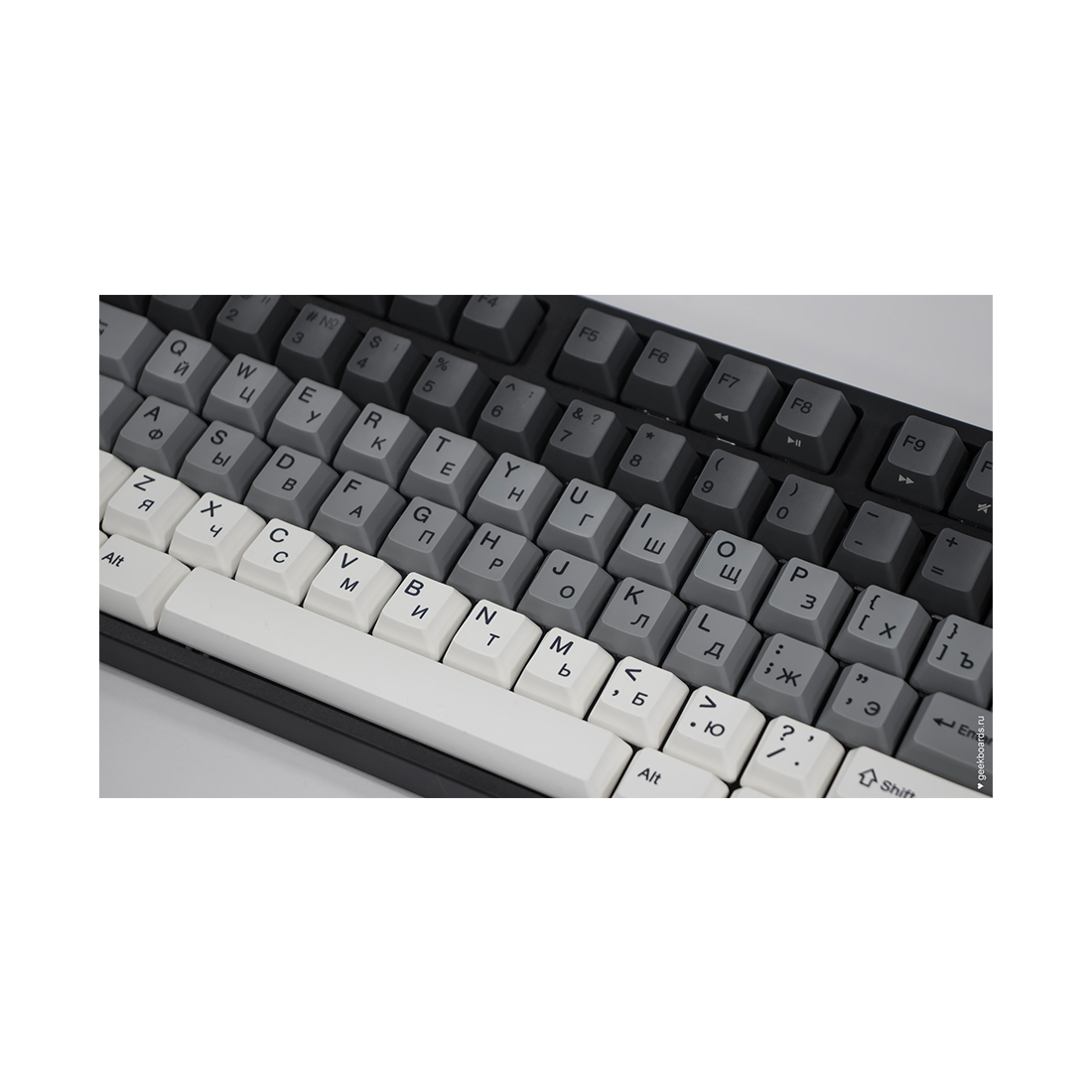 Клавиатура Varmilo Yakumo V2 VEM108 EC Sakura V2 Switch [механическая, проводная, клавиш - 108, подсветка]