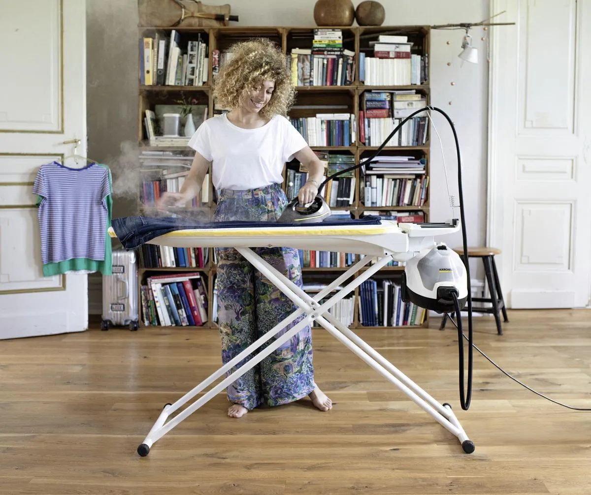 Пароочиститель с утюгом KARCHER SC 4 EasyFix Premium Iron (белый)