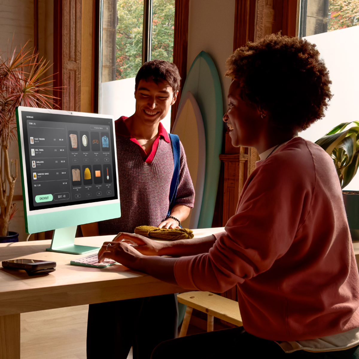 Моноблок Apple 24-inch iMac (MWUG3RU/A) [24", Apple M4, 16 ГБ ОЗУ, 256 ГБ SSD, MacOS]