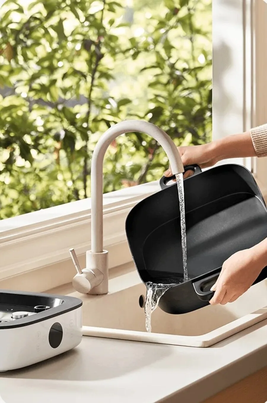 Съёмная чаша. Безопасная и легкая очистка.