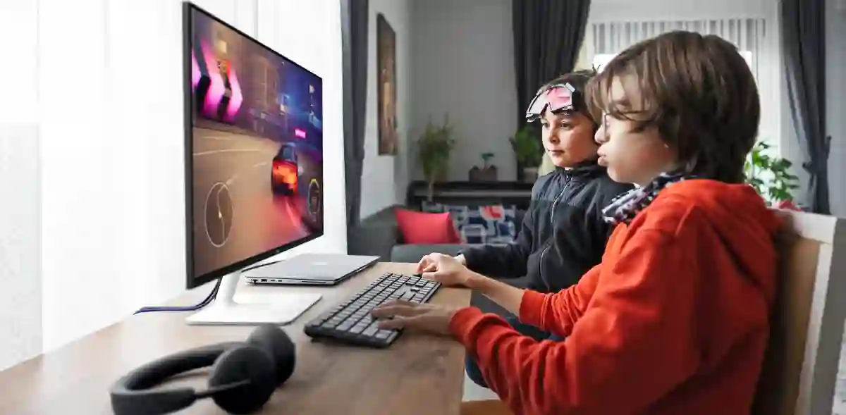 Создан, чтобы его видели. И слышали.