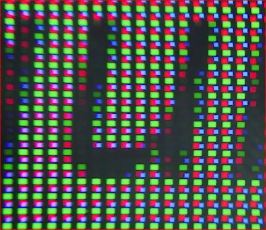 Подробные визуальные эффекты и четко обозначенный текст