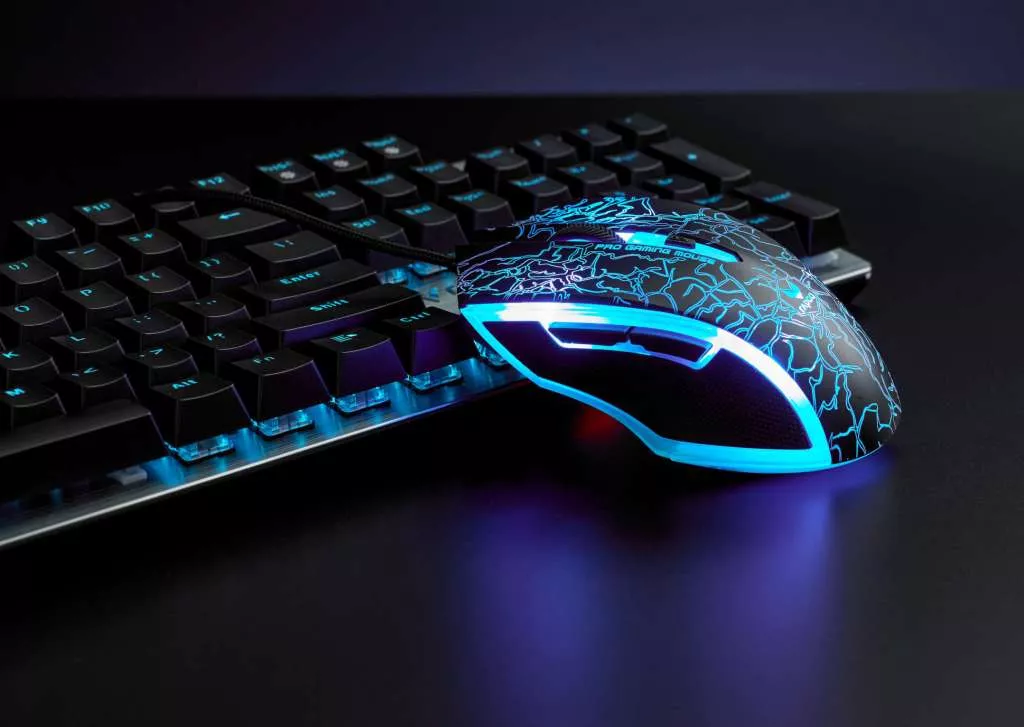 Многоцветная светодиодная система освещения с 16 миллионами цветов.