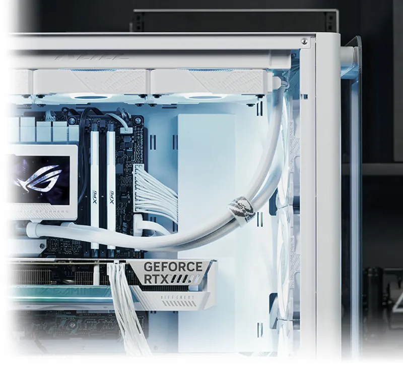 Передняя панель из закаленного стекла, установленная на стойках