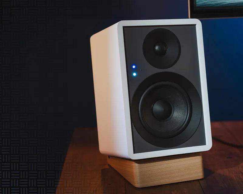 С Onkyo жизнь звучит лучше.